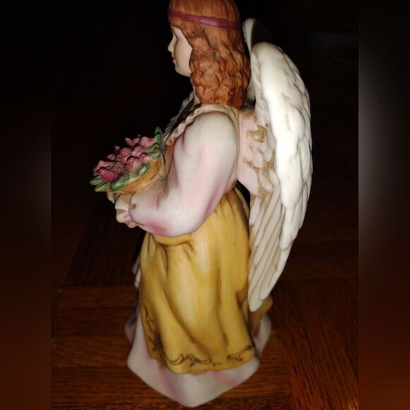 🙂Homco Home Interior Angel Figurine 8806 Holding Bouquet of Flowers - Picture 6 of 10